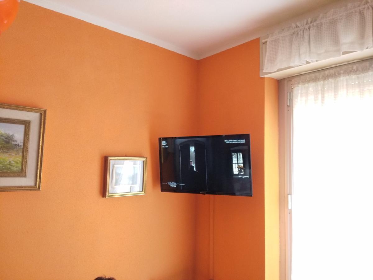 Condominio Ariazzurra S. Bart. San Bartolomeo Al Mare Eksteriør bilde