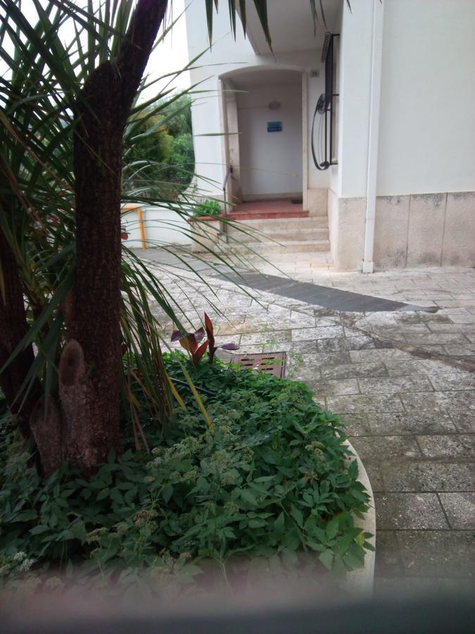 Condominio Ariazzurra S. Bart. San Bartolomeo Al Mare Eksteriør bilde