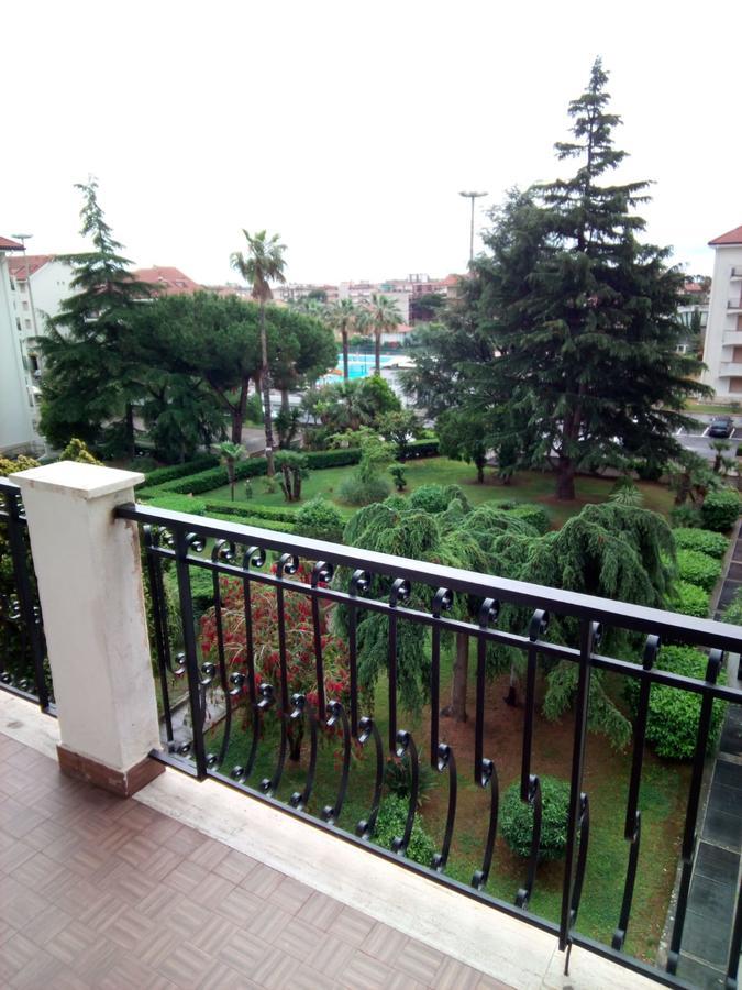 Condominio Ariazzurra S. Bart. San Bartolomeo Al Mare Eksteriør bilde